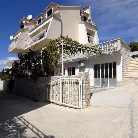 Apartments Paulina Trogir Exterior photo