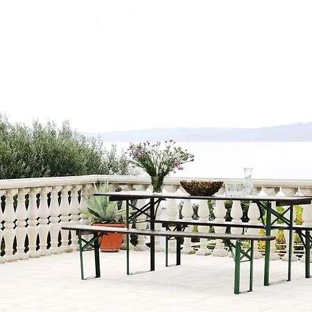 Apartments Paulina Trogir Exterior photo