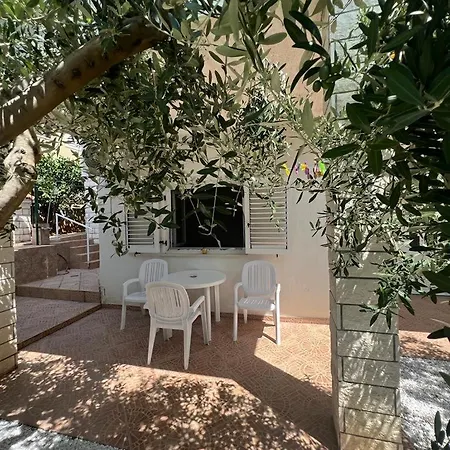 Apartments Paulina Trogir Exterior photo