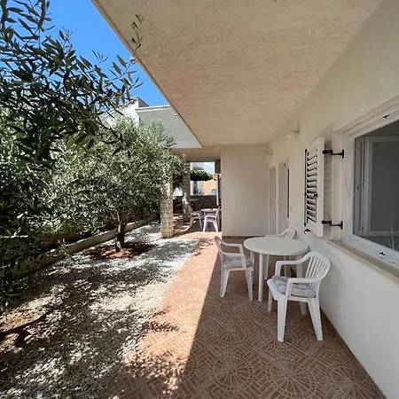 Apartments Paulina Trogir Exterior photo